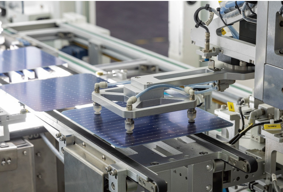 Low-damage laser cutting and low-temperature soldering process for micro-crack control